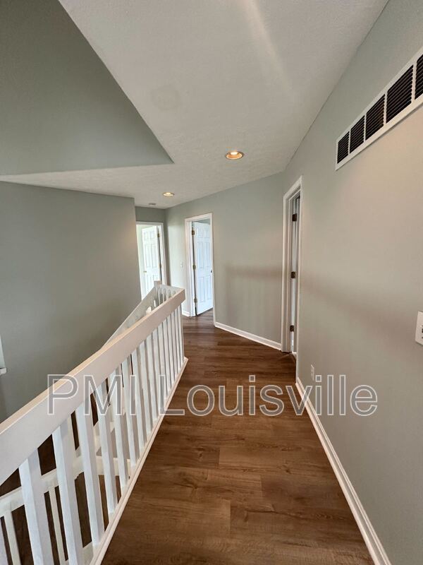 Building Photo - 4007 Mimosa View Dr