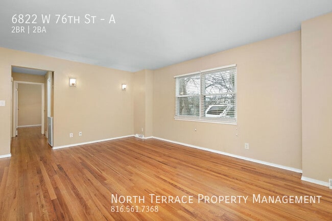 Building Photo - 2BR 2B with W/D and Hardwood Floors