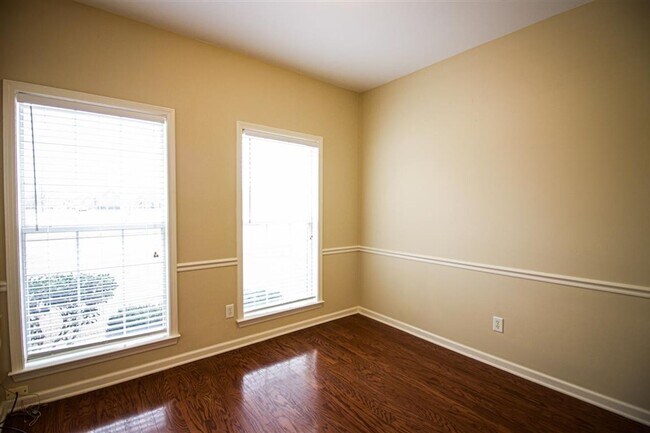 Building Photo - 3BD/2.5BA with Bonus Room in Collierville Farms.  Over 2300 sq ft!.  Pets are welcome!