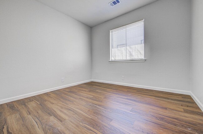 Building Photo - 1306 Bonnie Brae St