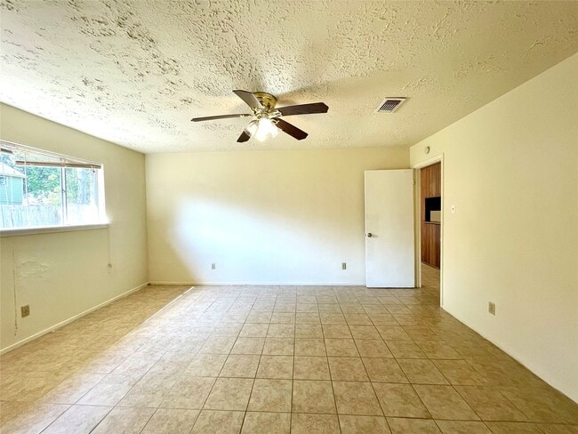 Building Photo - 4502 Mossygate Dr
