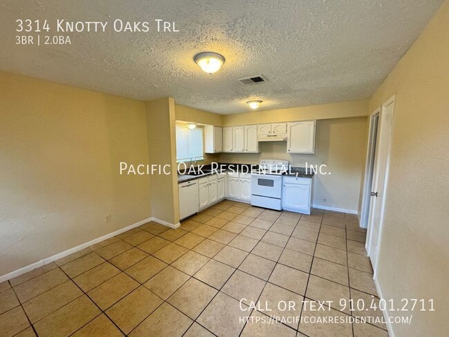 Building Photo - LIMITED TIME: $790 off second month’s rent...