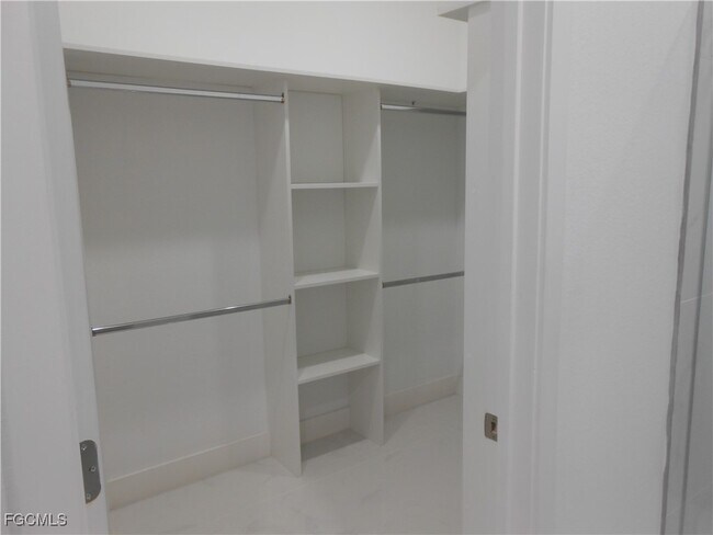 Building Photo - 6033 Kumquat Cir