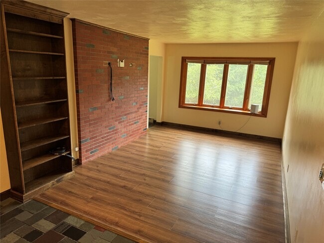 Building Photo - 11 Maiden Ln
