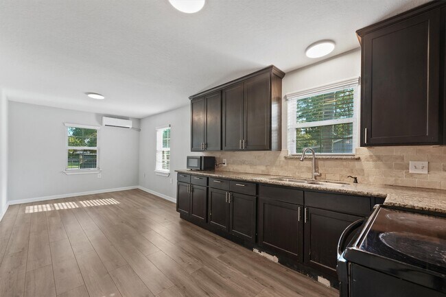 Building Photo - 16730 Springfield Dr