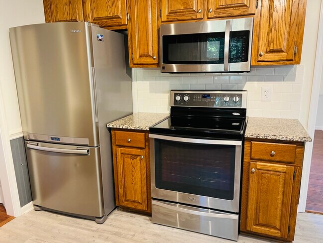 Building Photo - 113 Pine Gate Dr