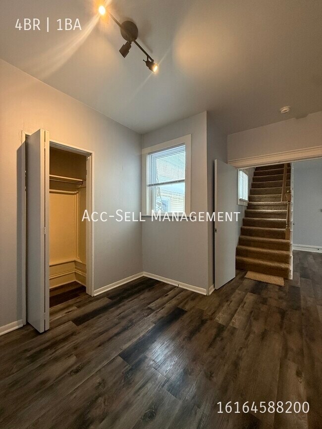 Building Photo - 745 7th St NW