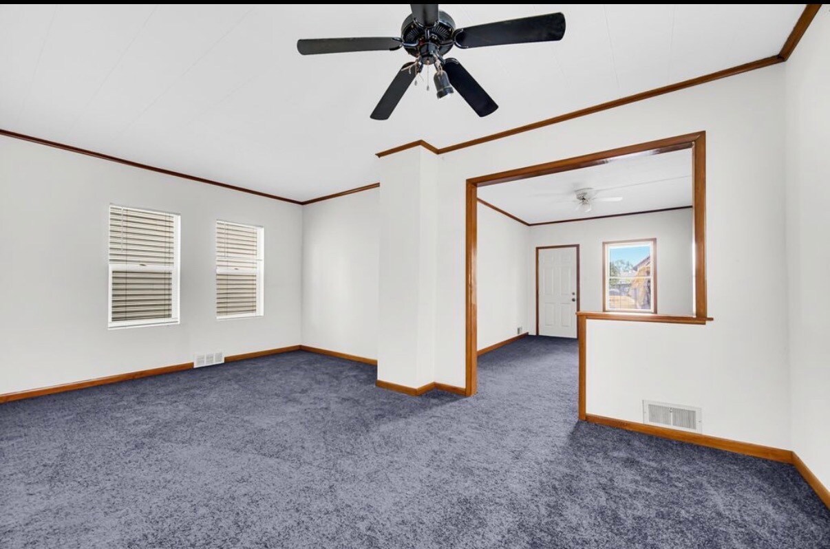 Building Photo - 1003 N Hickory St