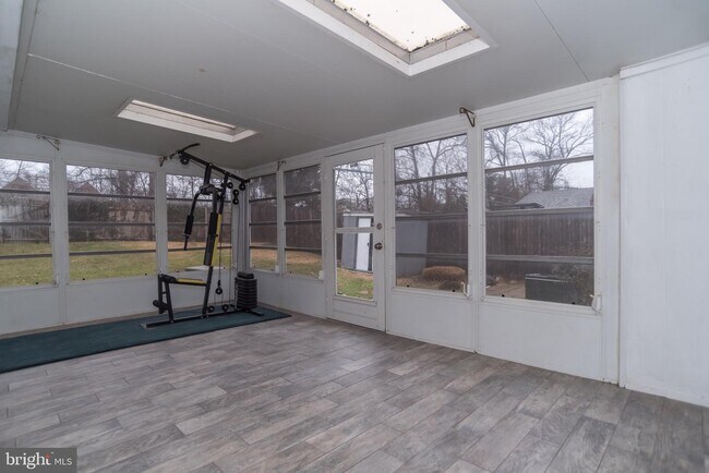 Building Photo - 346 Thornridge Dr