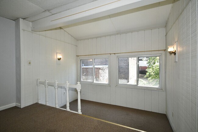 Building Photo - 1606 Bingham St