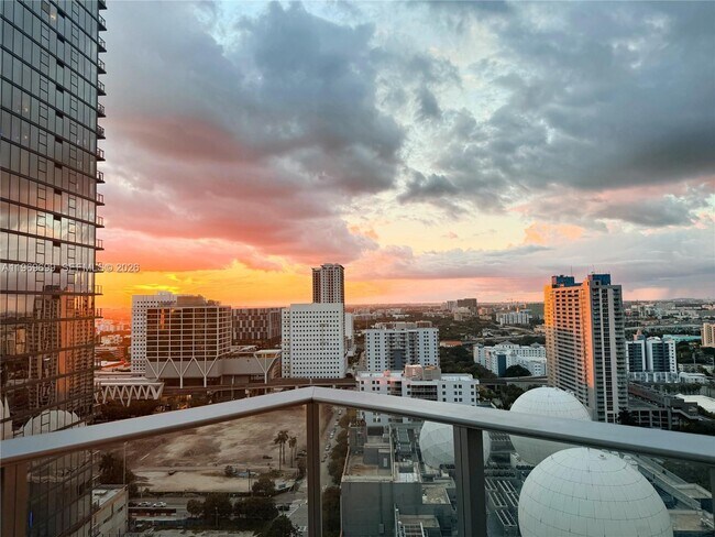 Building Photo - 851 NE 1st Ave