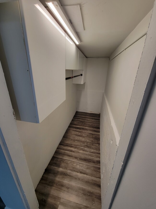 Building Photo - 2310 N 75th Ave