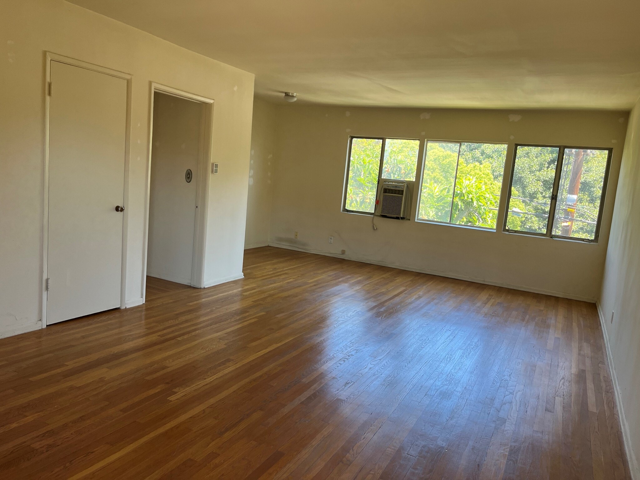Building Photo - 4310 Finley Ave
