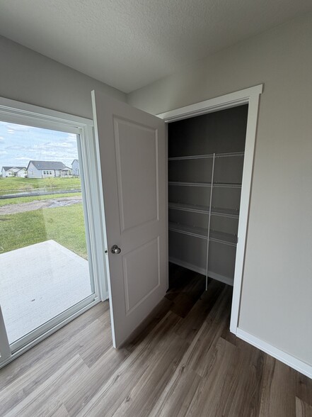 Building Photo - 17021 Persimmon Ln