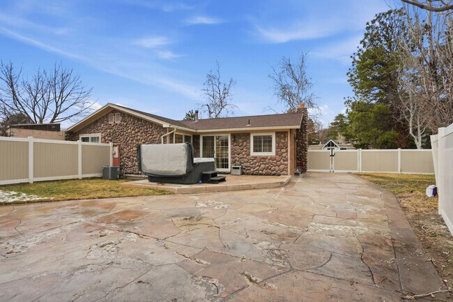 Building Photo - 3592 Bengal Blvd