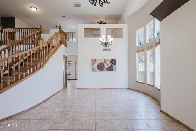 Building Photo - 3733 Tierra Campa Dr
