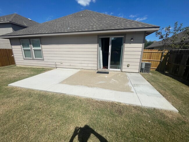 Building Photo - 220 Chalk Mountain Dr