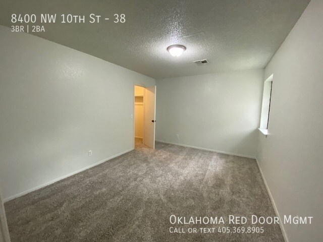 Building Photo - 3 bedroom 1.5 bathroom