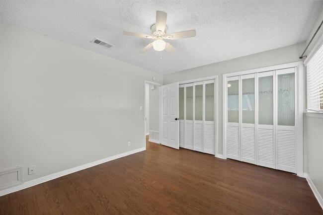 Building Photo - 6109 Glen Meadow Dr