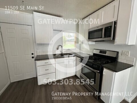 Building Photo - 11509 SE Main St