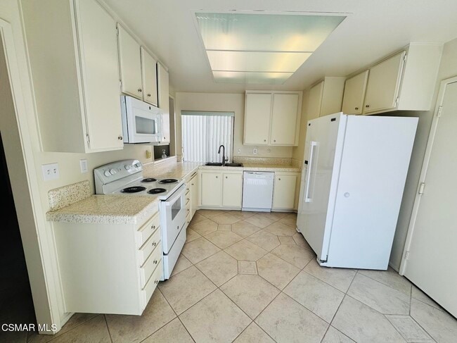 Building Photo - 4328 Forest Oaks Dr