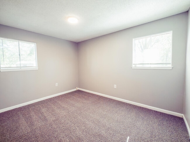 Building Photo - 201 Amellia Pl