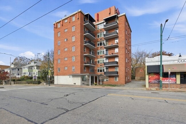 Building Photo - 125 Trapelo Rd