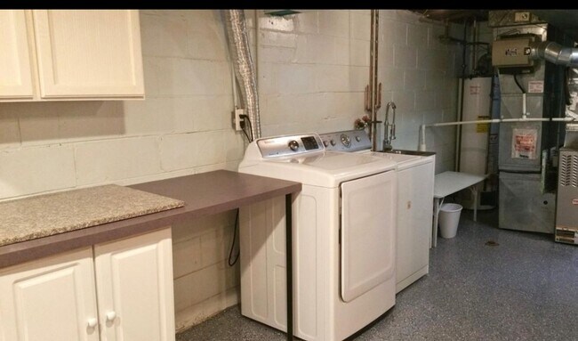 Building Photo - 1409 Gardenia Ave