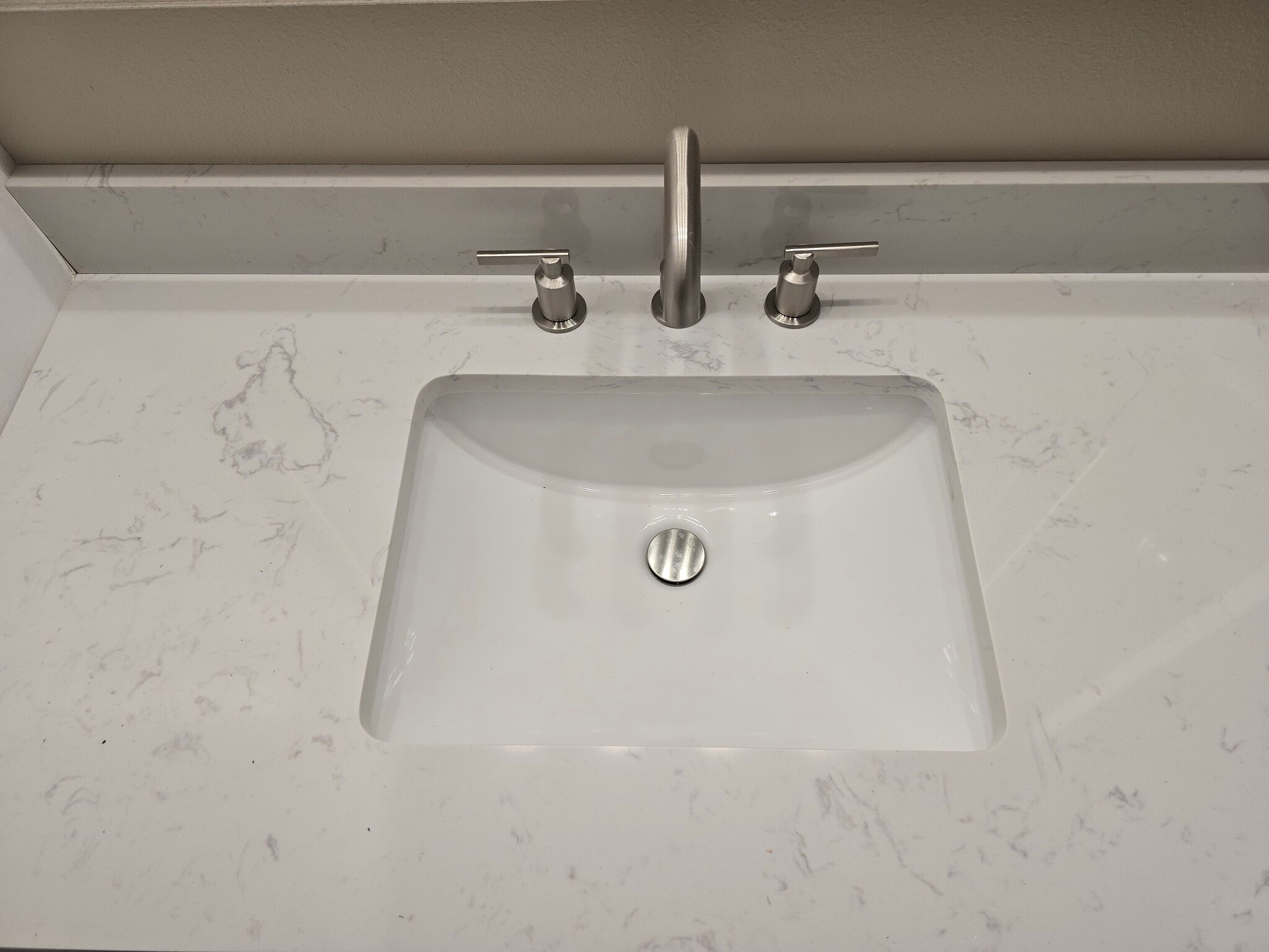 Granite Countertop - 994 38 1/2 Ave W
