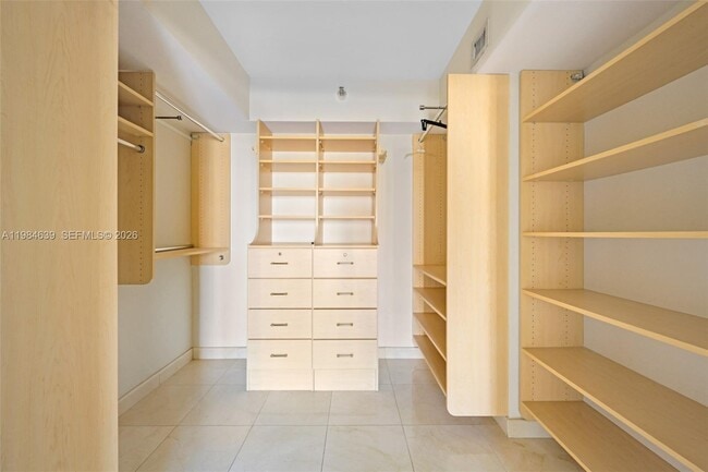 Building Photo - 19101 NE 36th Pl