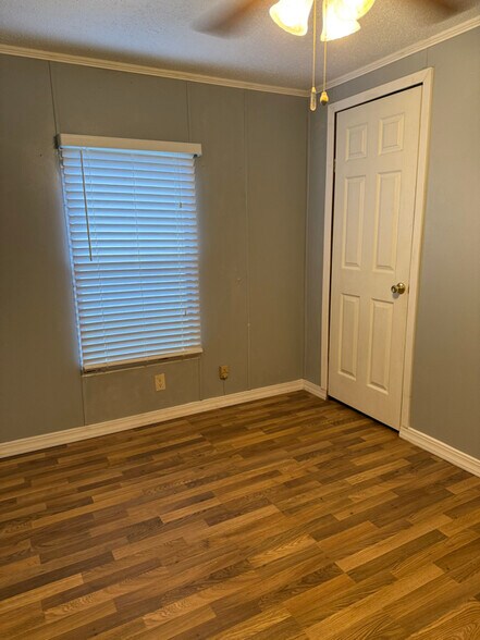 Building Photo - 1353 LA-139