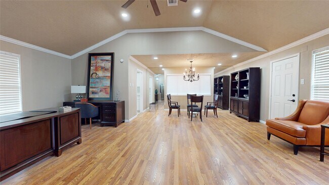 Building Photo - 1022 Manorglen Dr