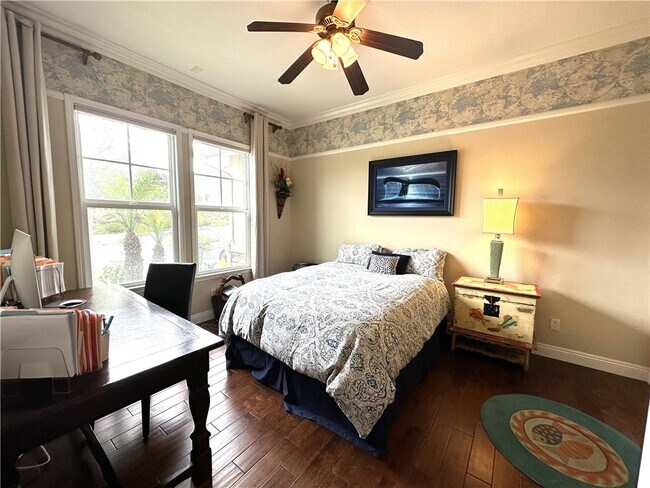 Building Photo - 5415 Vista Del Mar