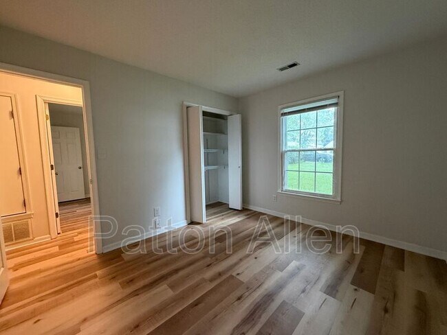 Building Photo - 105 Scottlynn Ct
