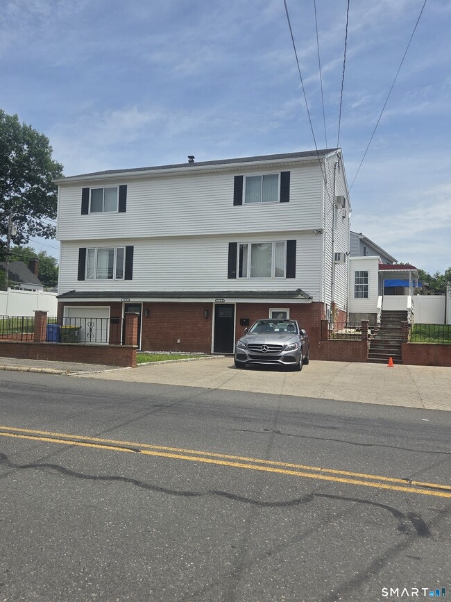 Building Photo - 1101 Highland Ave