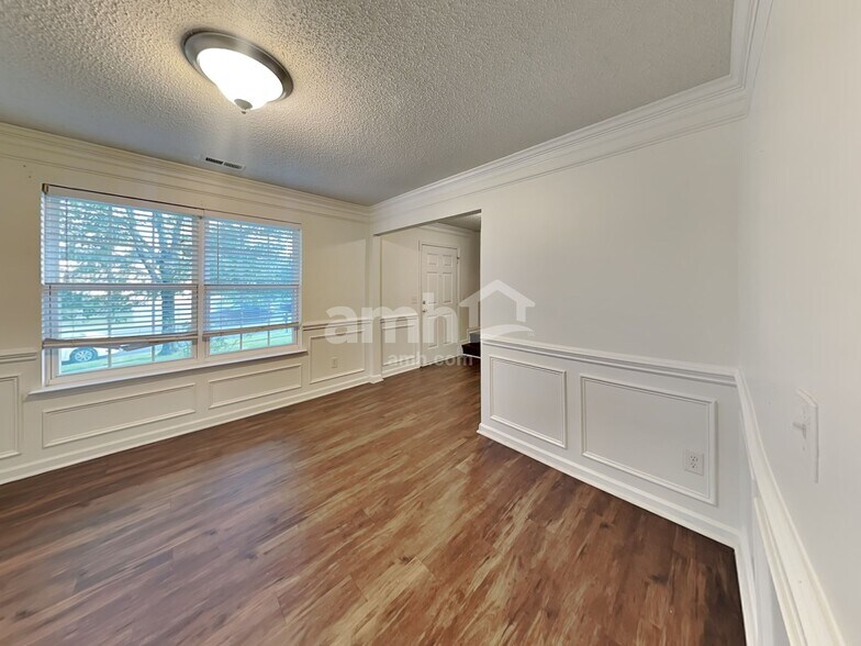 Building Photo - 1003 Glen Hollow Dr
