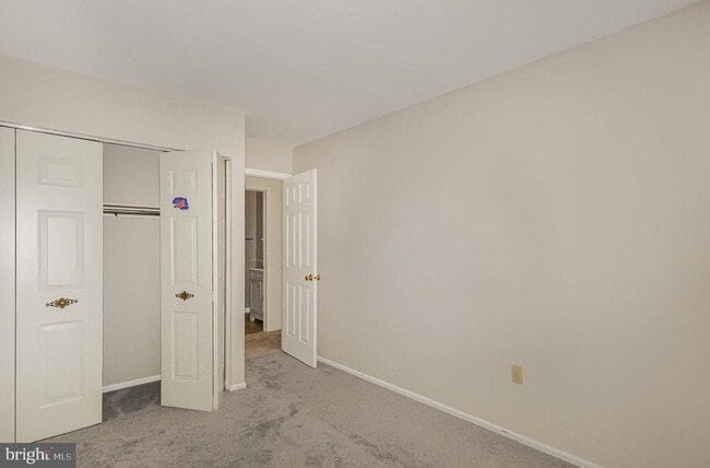 Building Photo - 1140 Hedgerow Ln