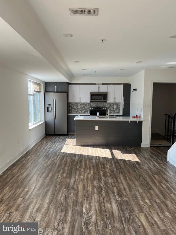 Building Photo - 1257 N Newkirk St