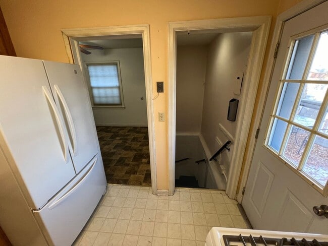 Building Photo - 3 Bed 2 Bath House