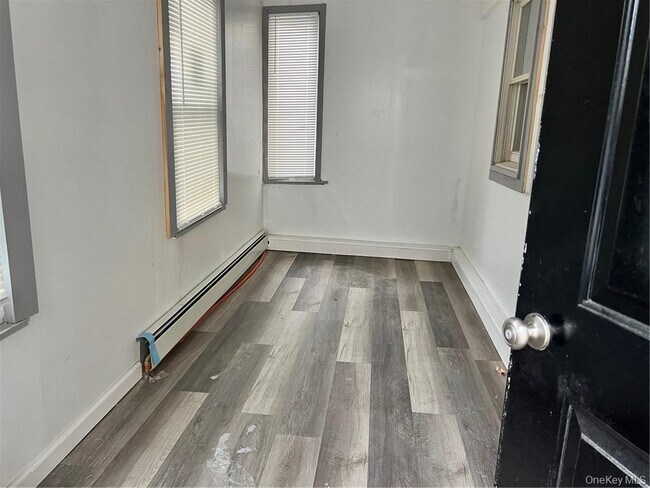 Building Photo - 65 Monhagen Ave