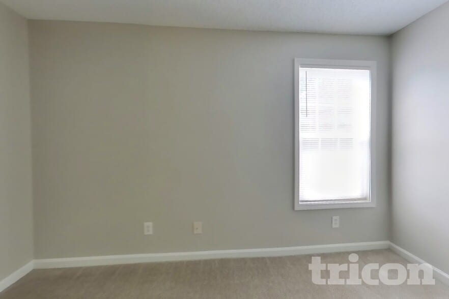 Building Photo - 1303 N Hampton Dr