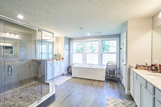 Building Photo - 538 High Point Dr