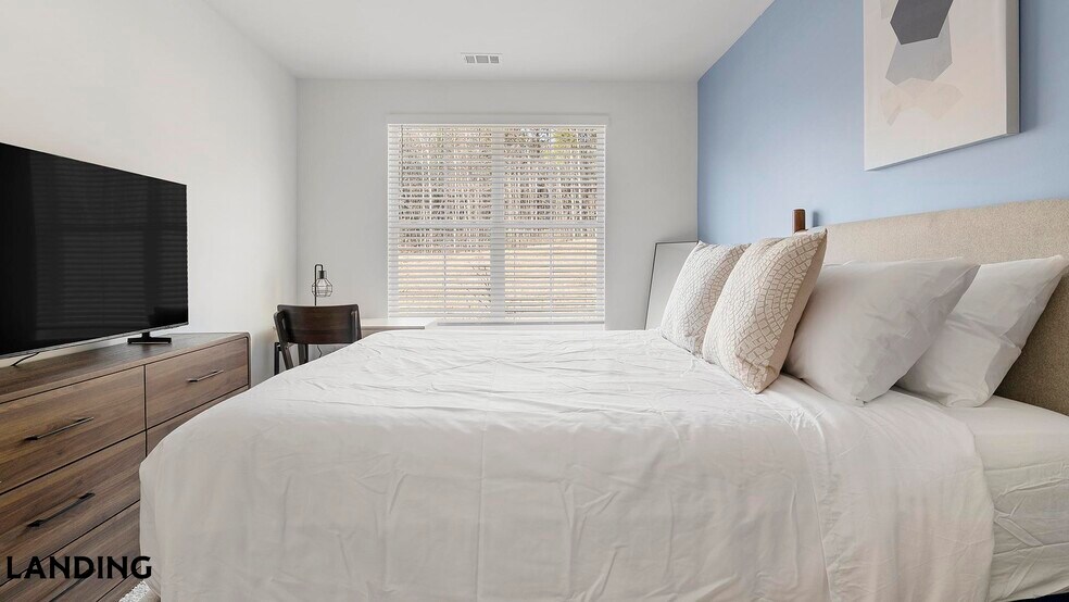 Building Photo - 2800 Milan Ct