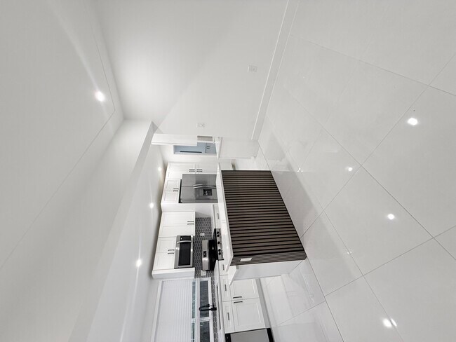 Building Photo - 345 Pinehurst Rd