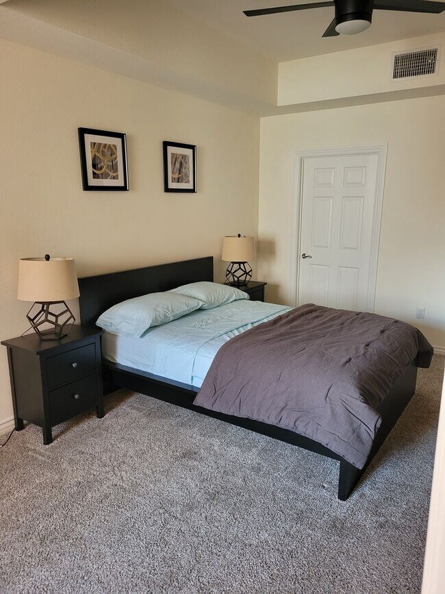 Building Photo - BRIGHT CONDO WITH BALCONY IN SOUTH LAS VEGAS