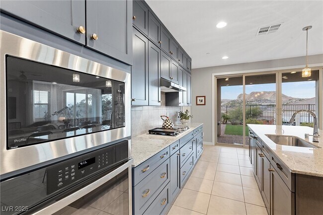 Building Photo - 14 Parco Fiore Ct