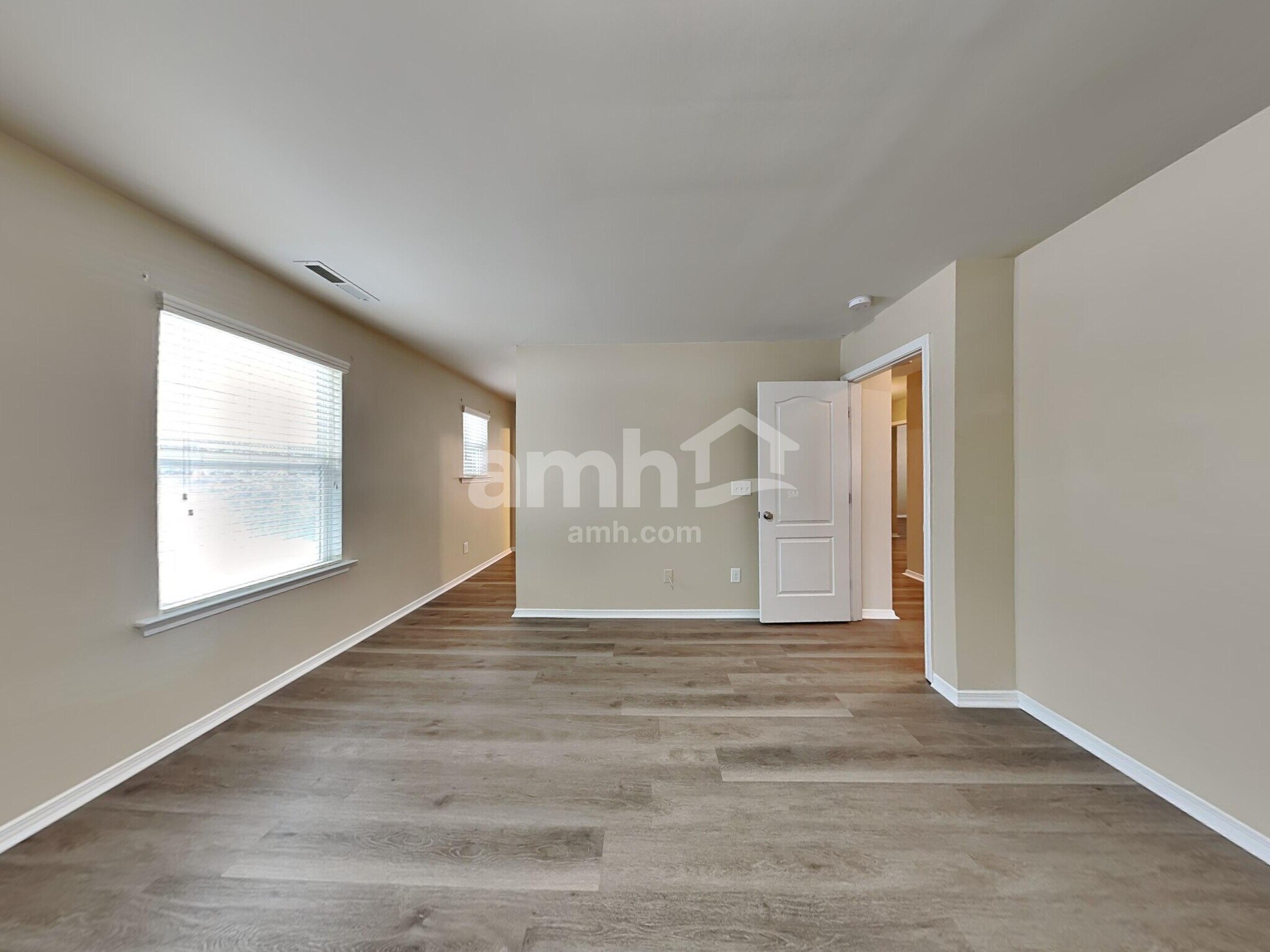 Building Photo - 84 Yarmouth Dr