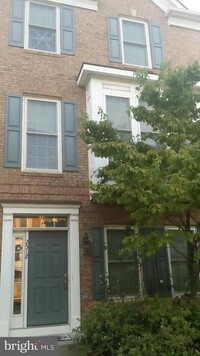 Building Photo - 2512 Bronze Stone Pl