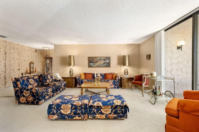 Building Photo - 2604 N Whitewater Club Dr