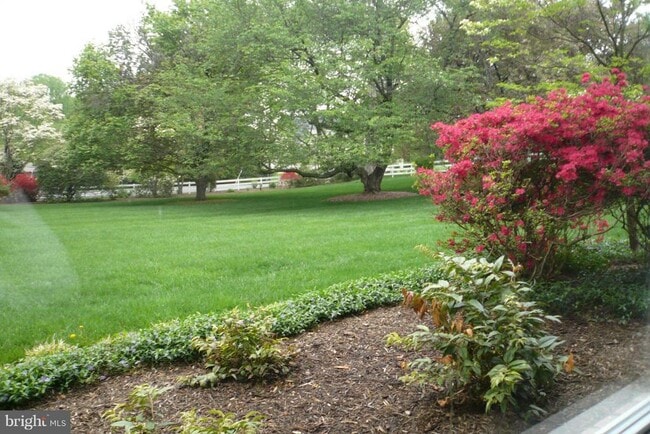 Building Photo - 1542 Crowell Rd